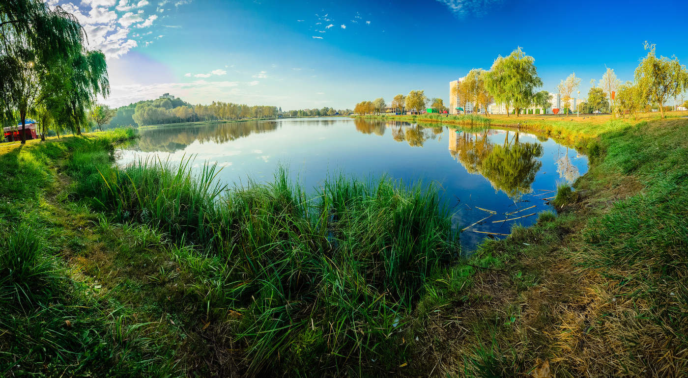 Озеро на рассвете