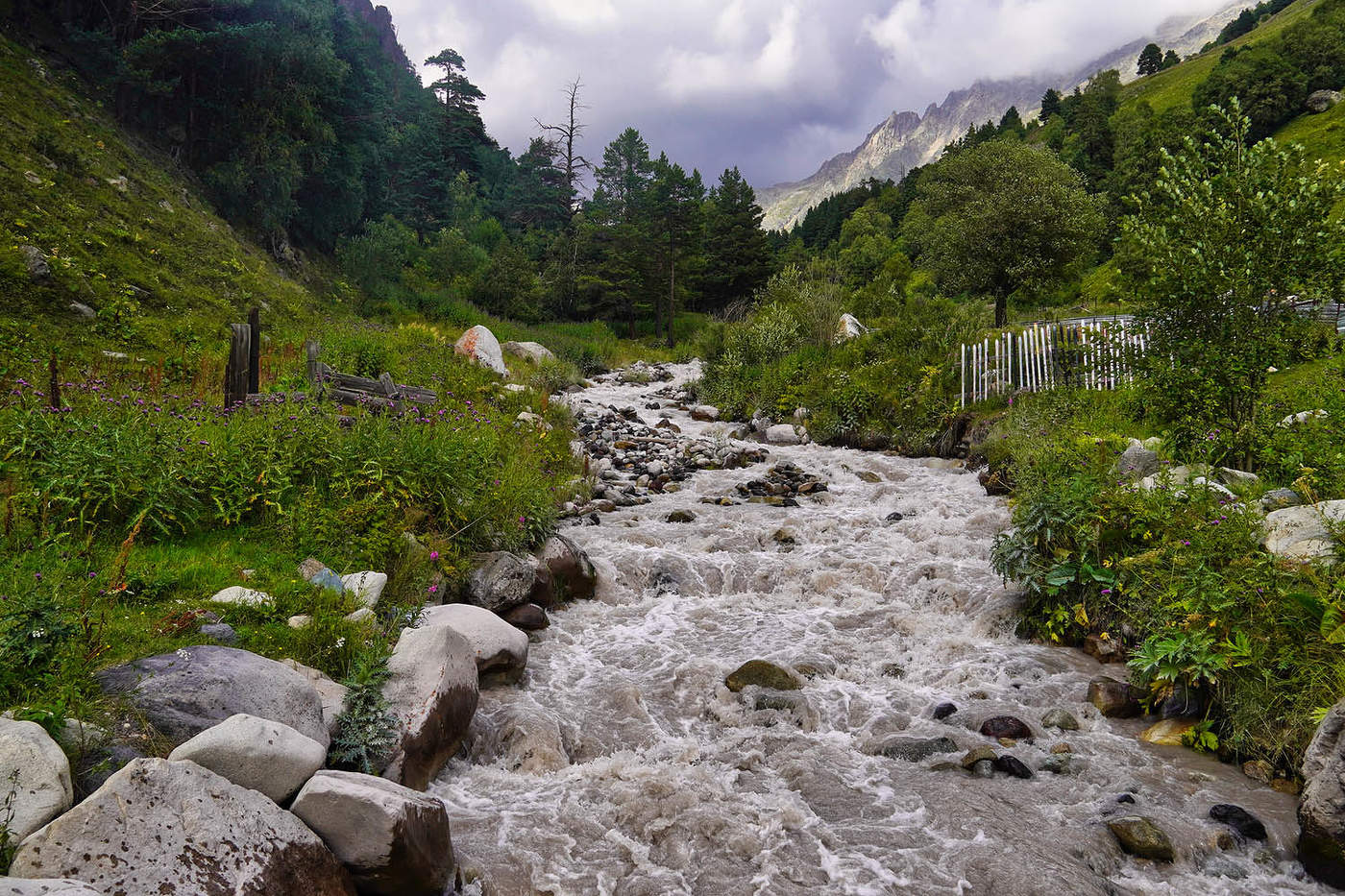 Ущелье реки Терскол