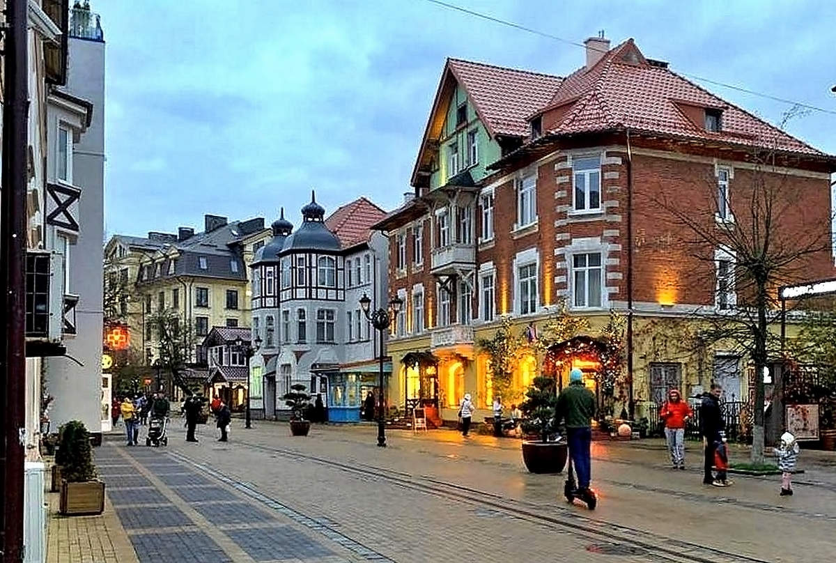 Вечером в городе людно
