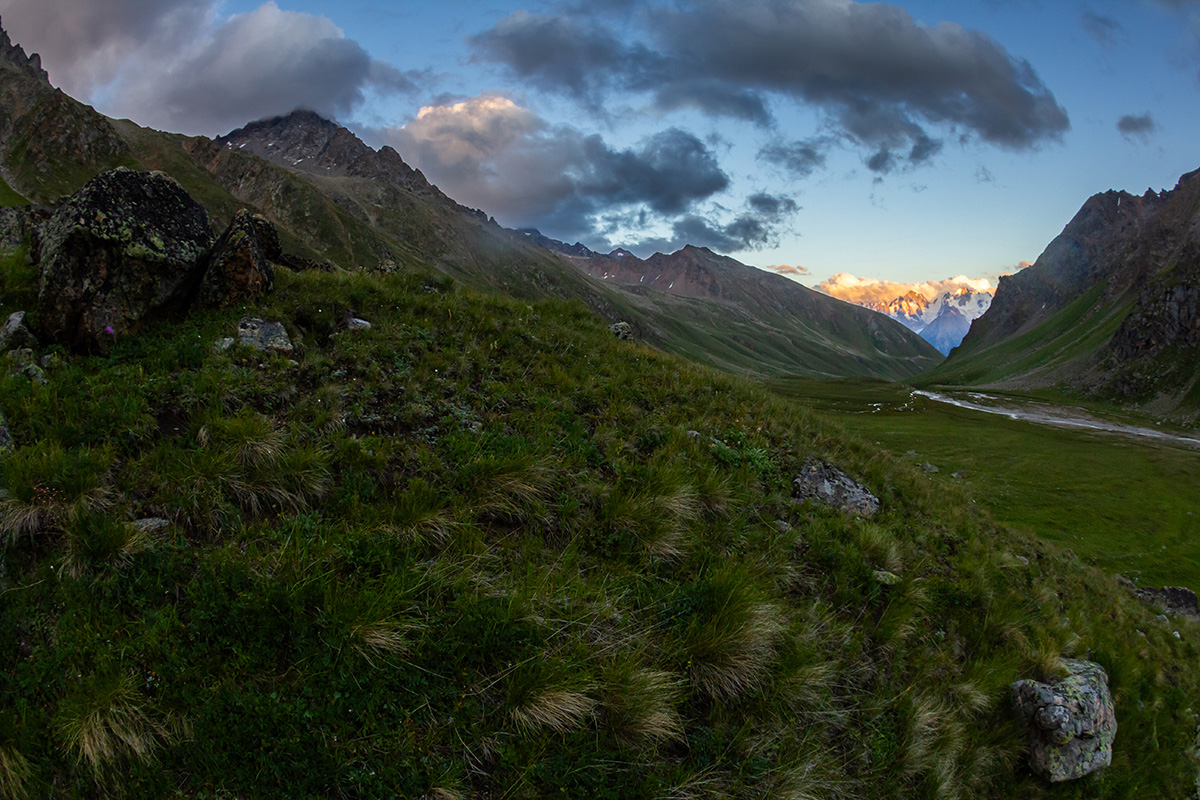 А где-то ещё солнце