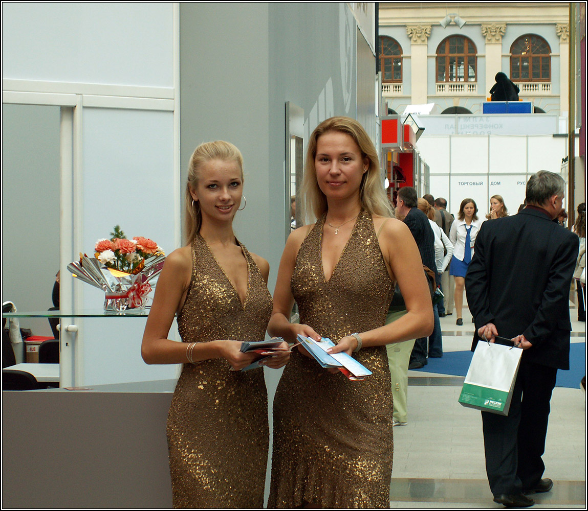 На выставке в Москве.