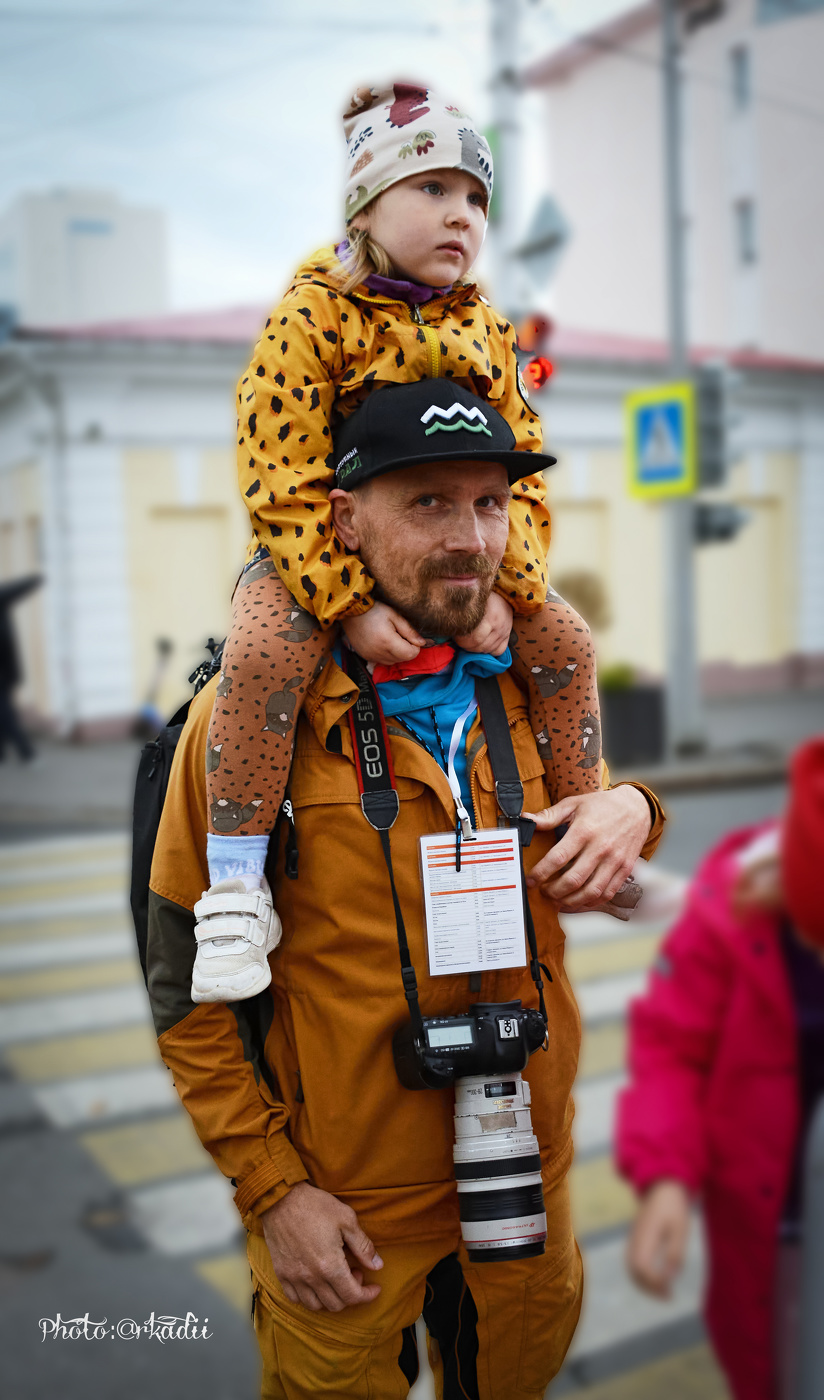 На работу с дочкой.