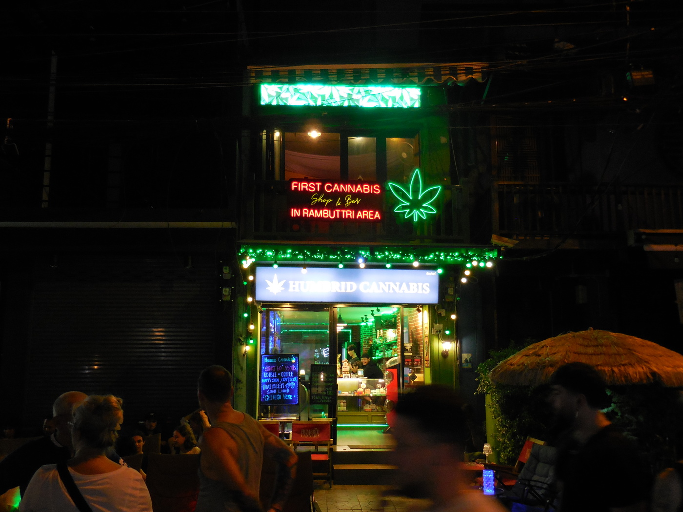 В Бангкоке вечером найдешь ты все, что пожелаешь.