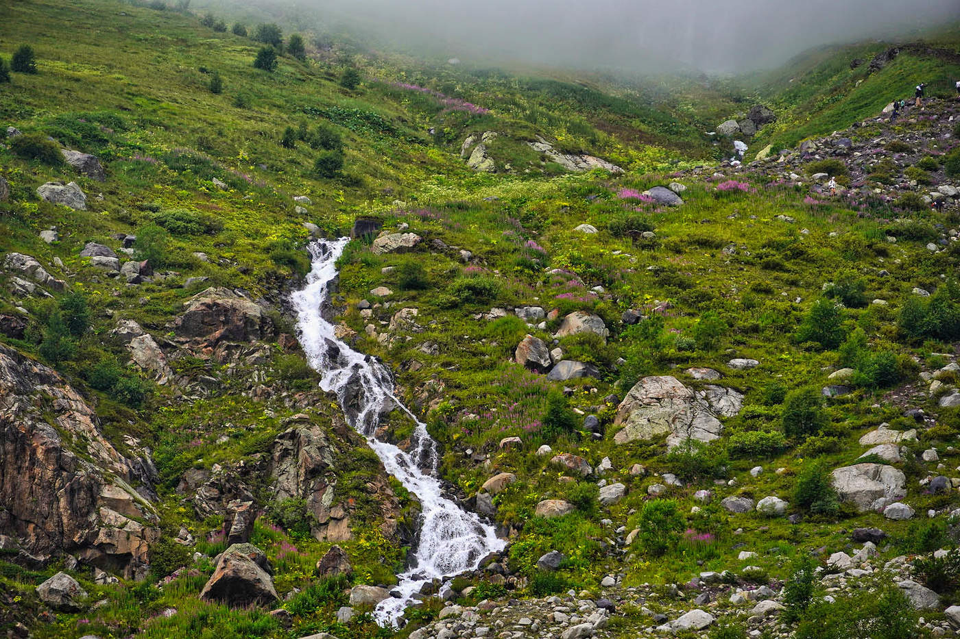 В ущелье Терскол