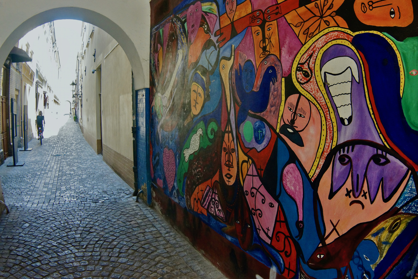 Глазастое граффито