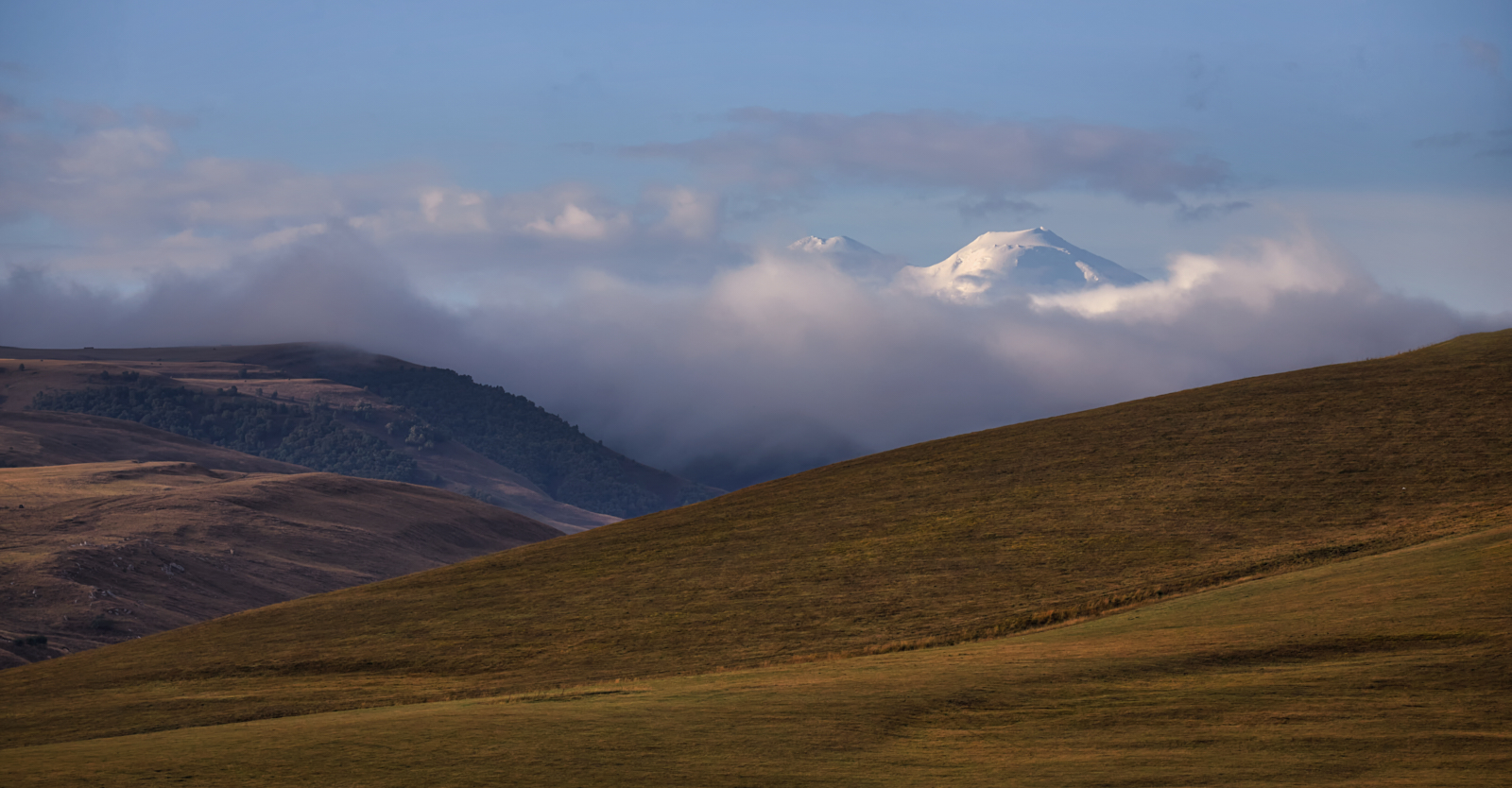 утро с Эльбрусом