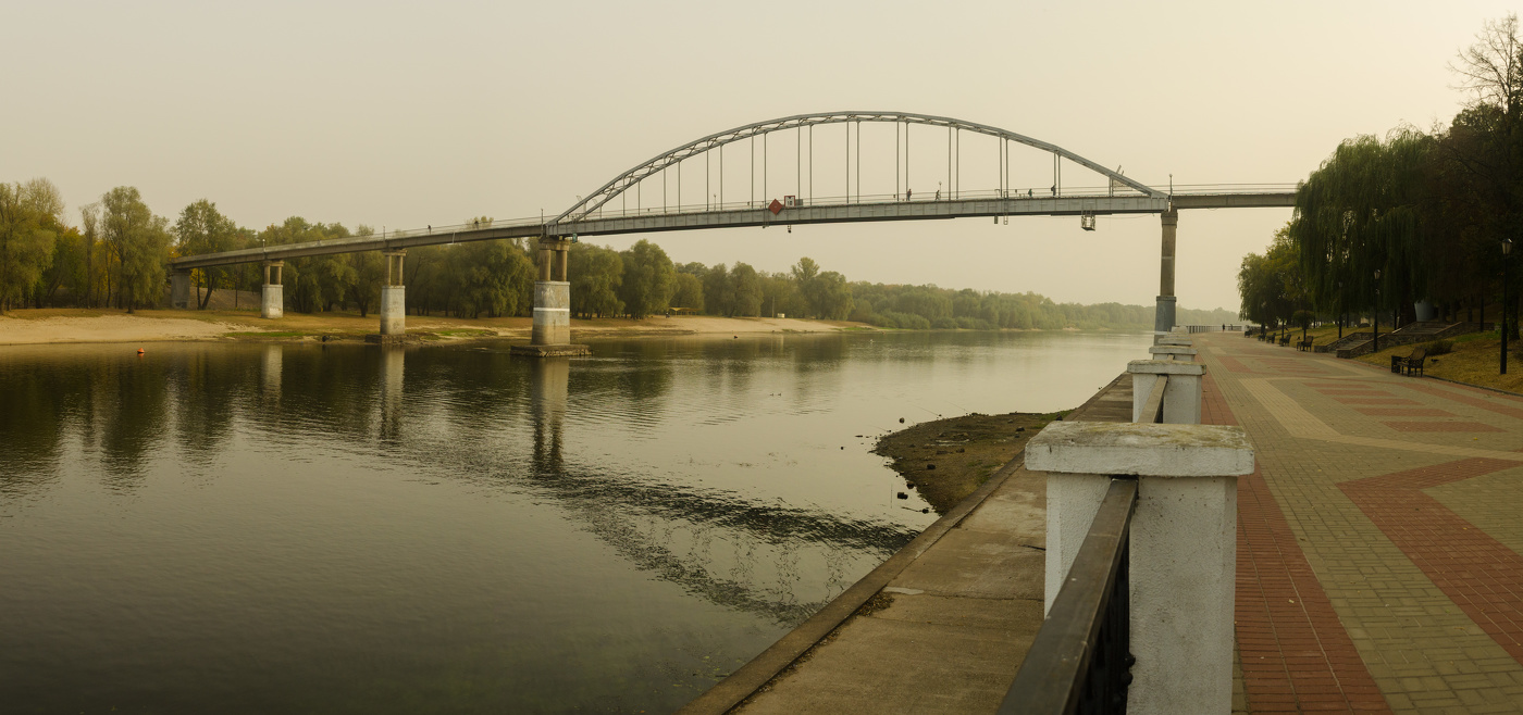 Пешеходный мост.