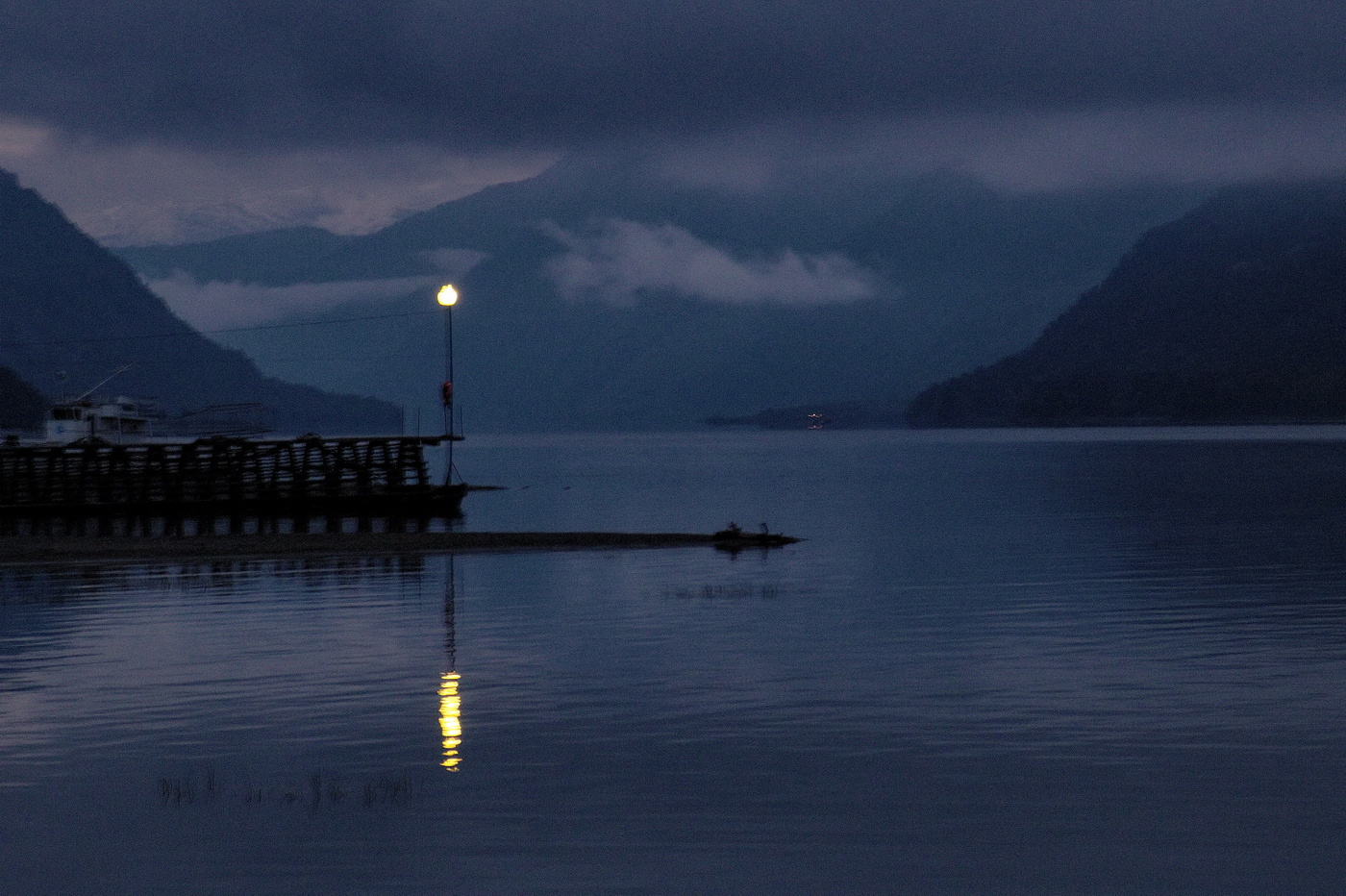 *Огни в ночи.**