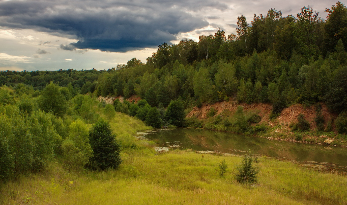 Хмурый август