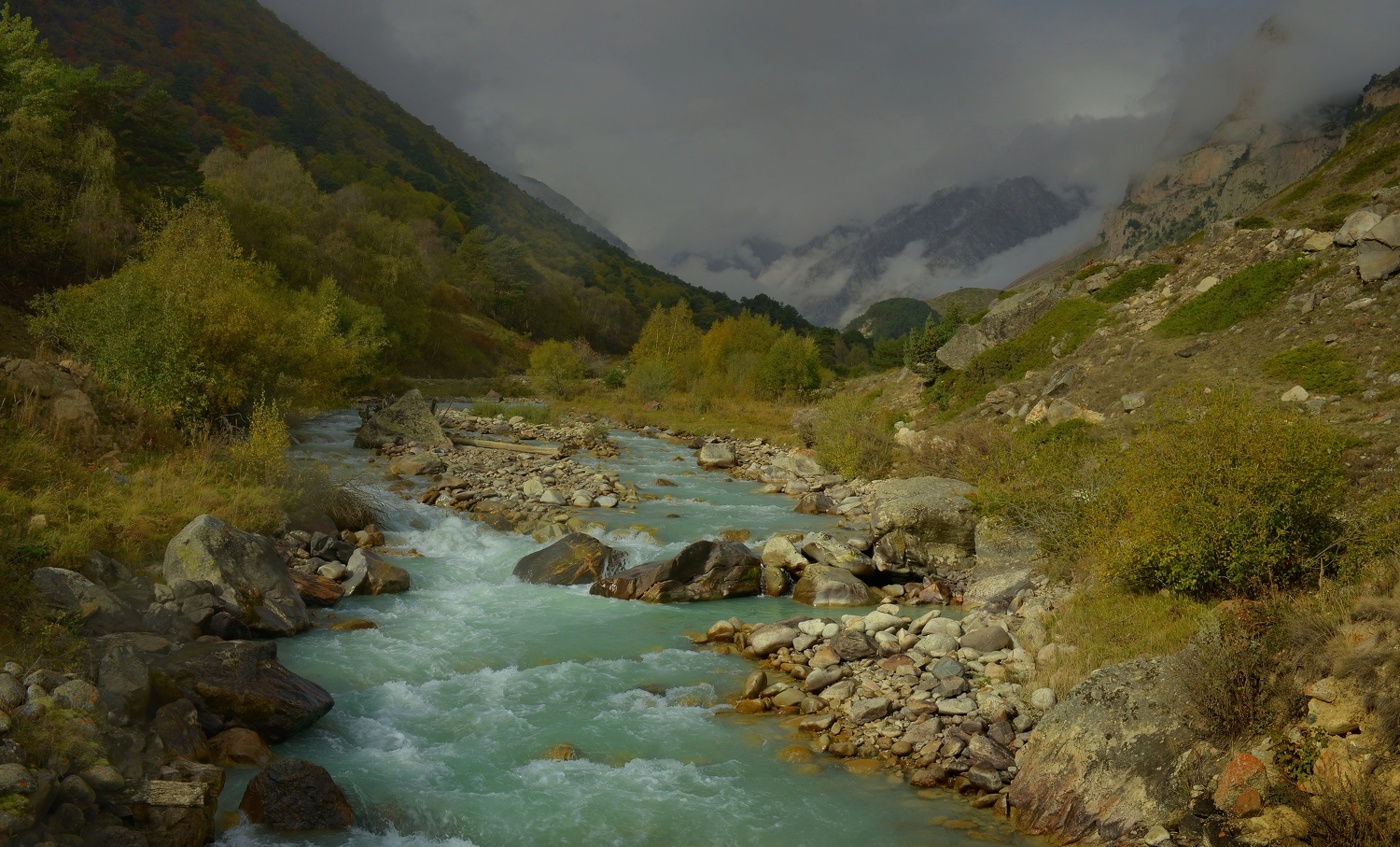 Утро в горах Кавказа