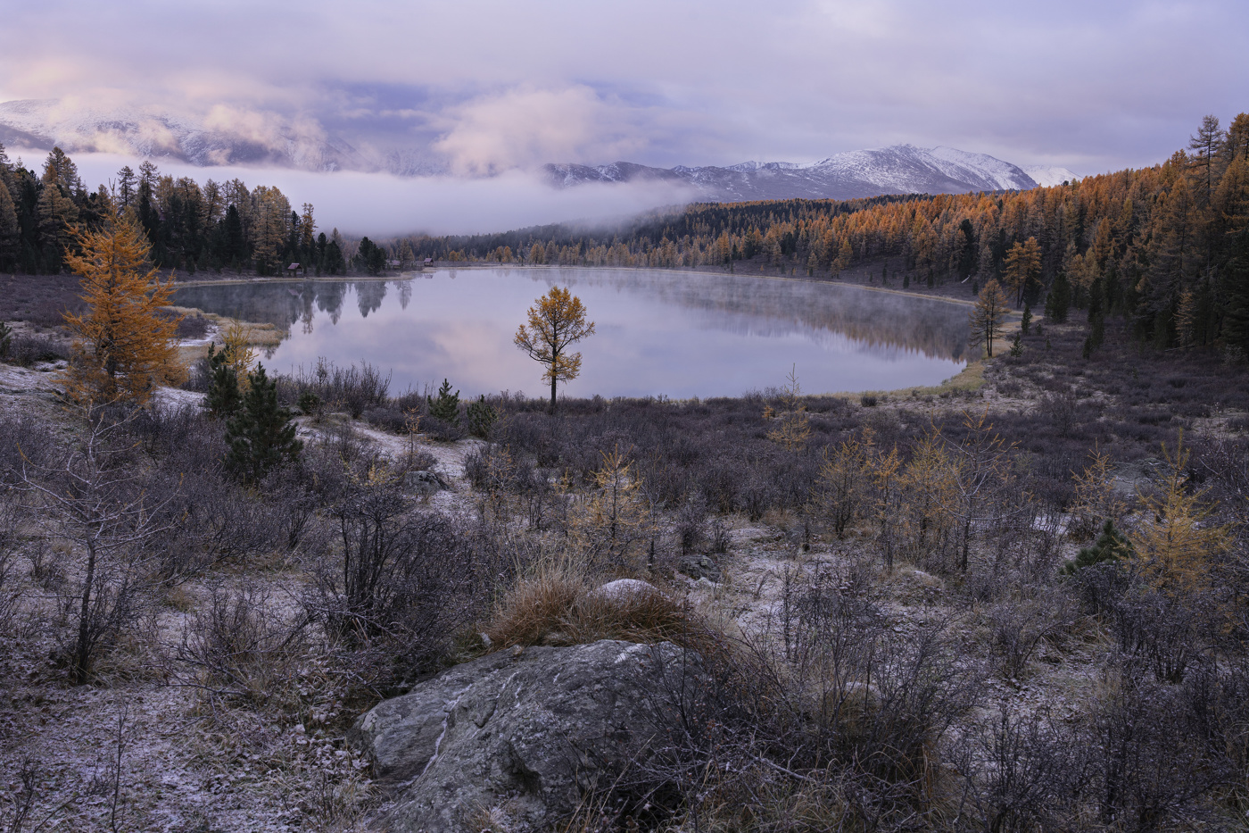 Озеро Киделю в осеннем серебре