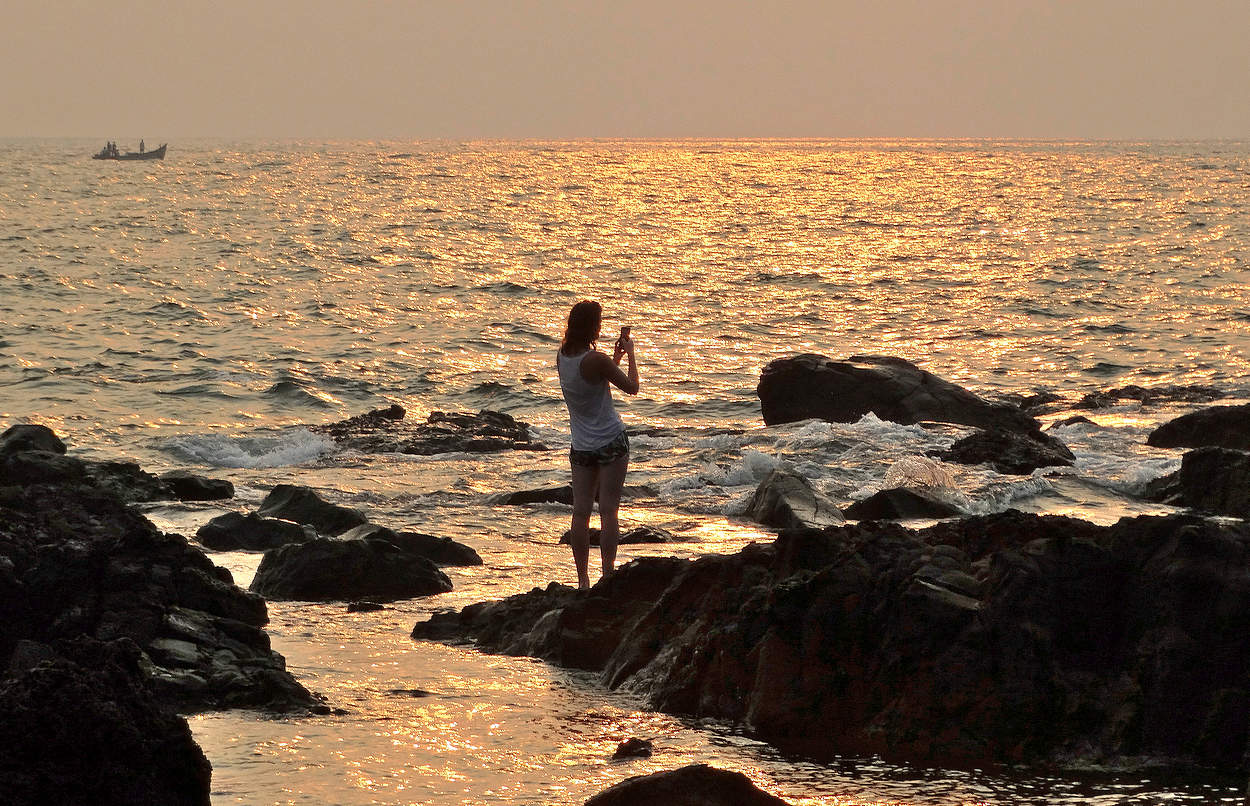 Сфоткать золотое вечернее море