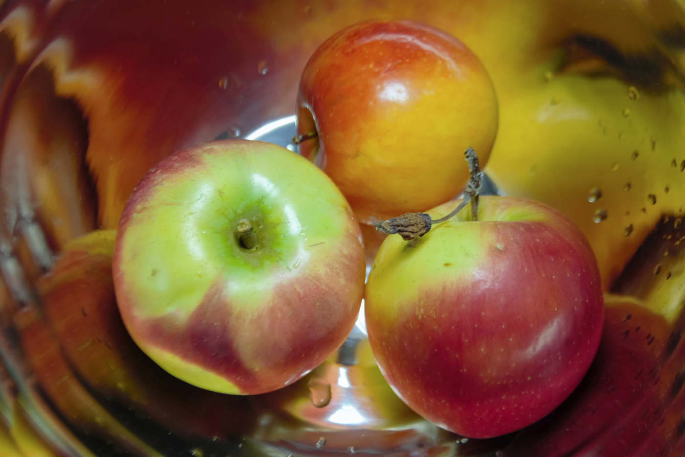 И закружились в хороводе...яблоки!!!)))))