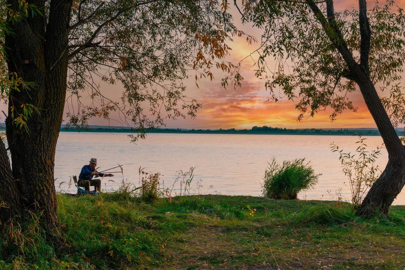 Скоро солнце спрячется за гору...