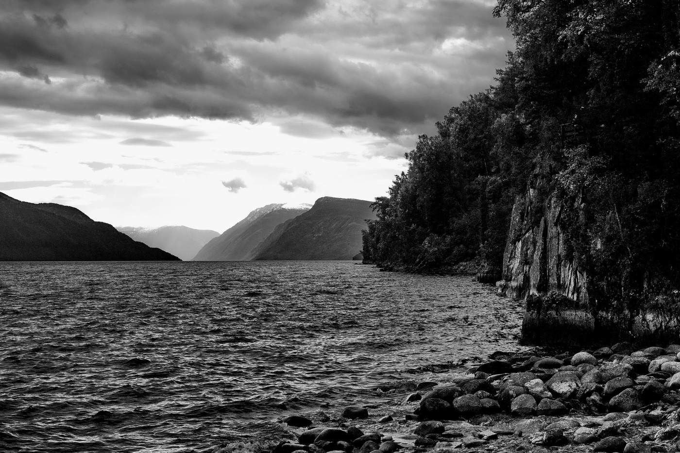 **Угрюмые берега.*