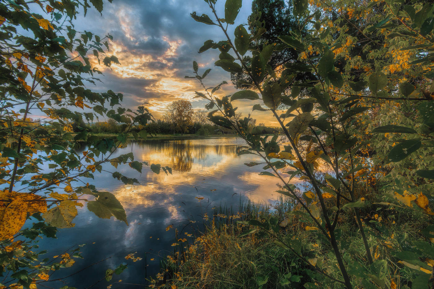 Небо в озеро упало