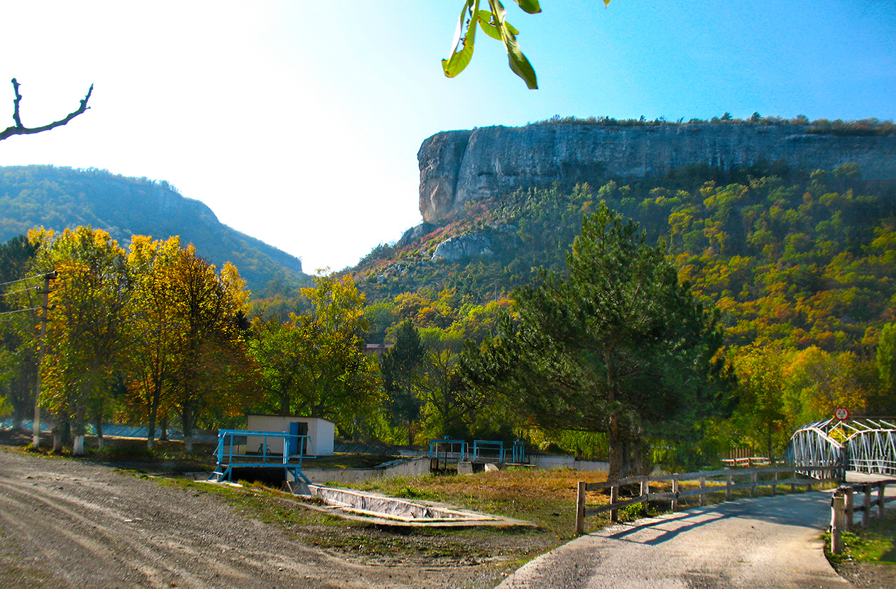 Мост через речку Кача