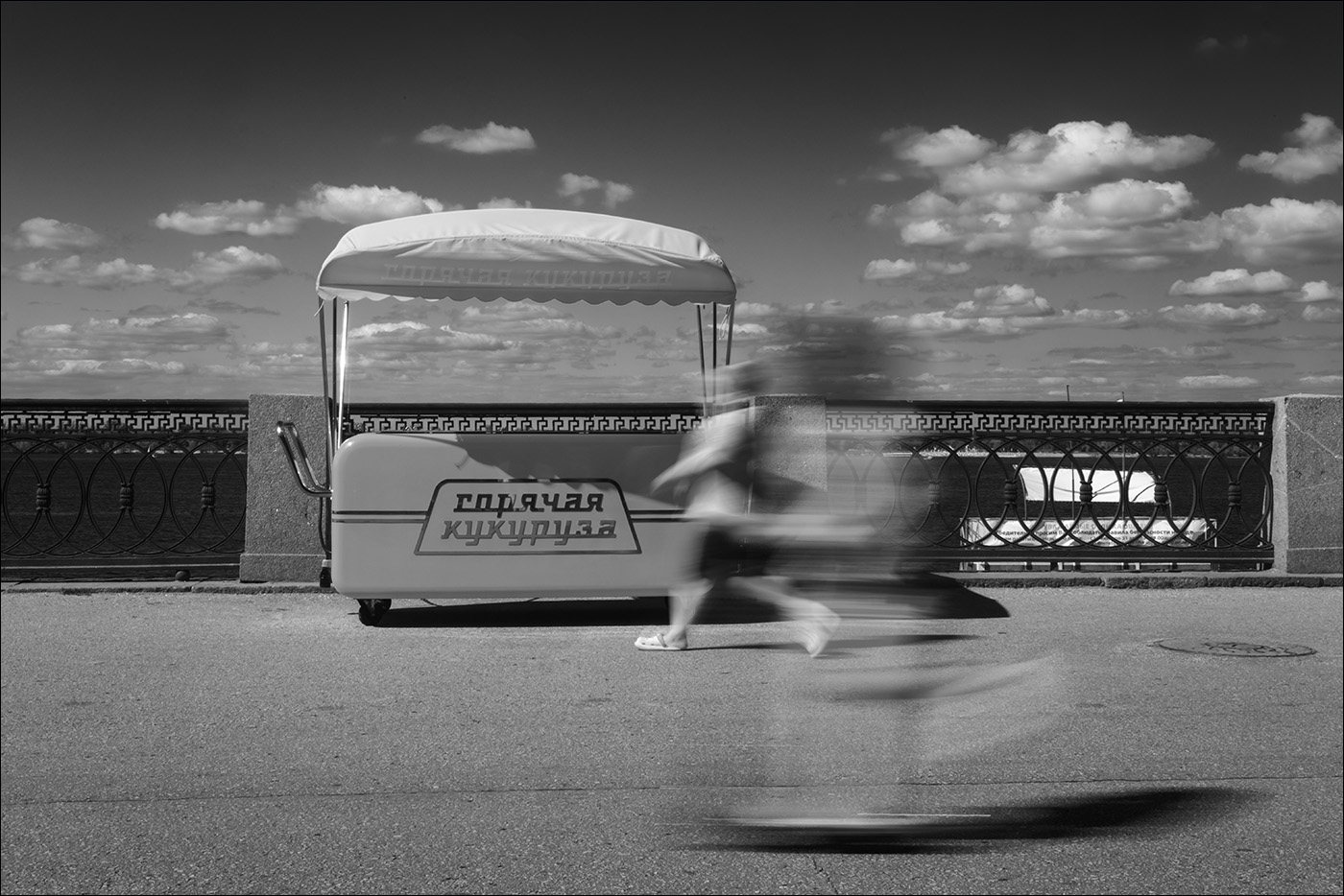 натюрморт с горячей кукурузой