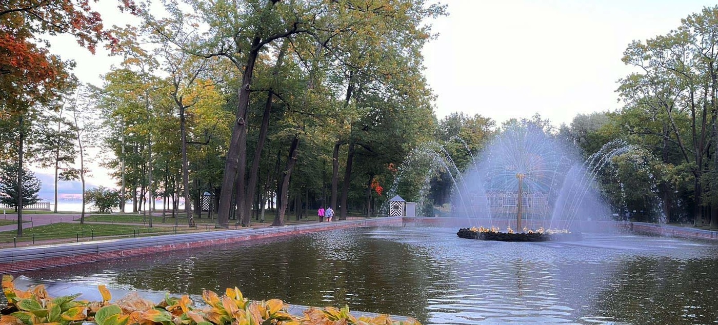 В осеннем Петергофе