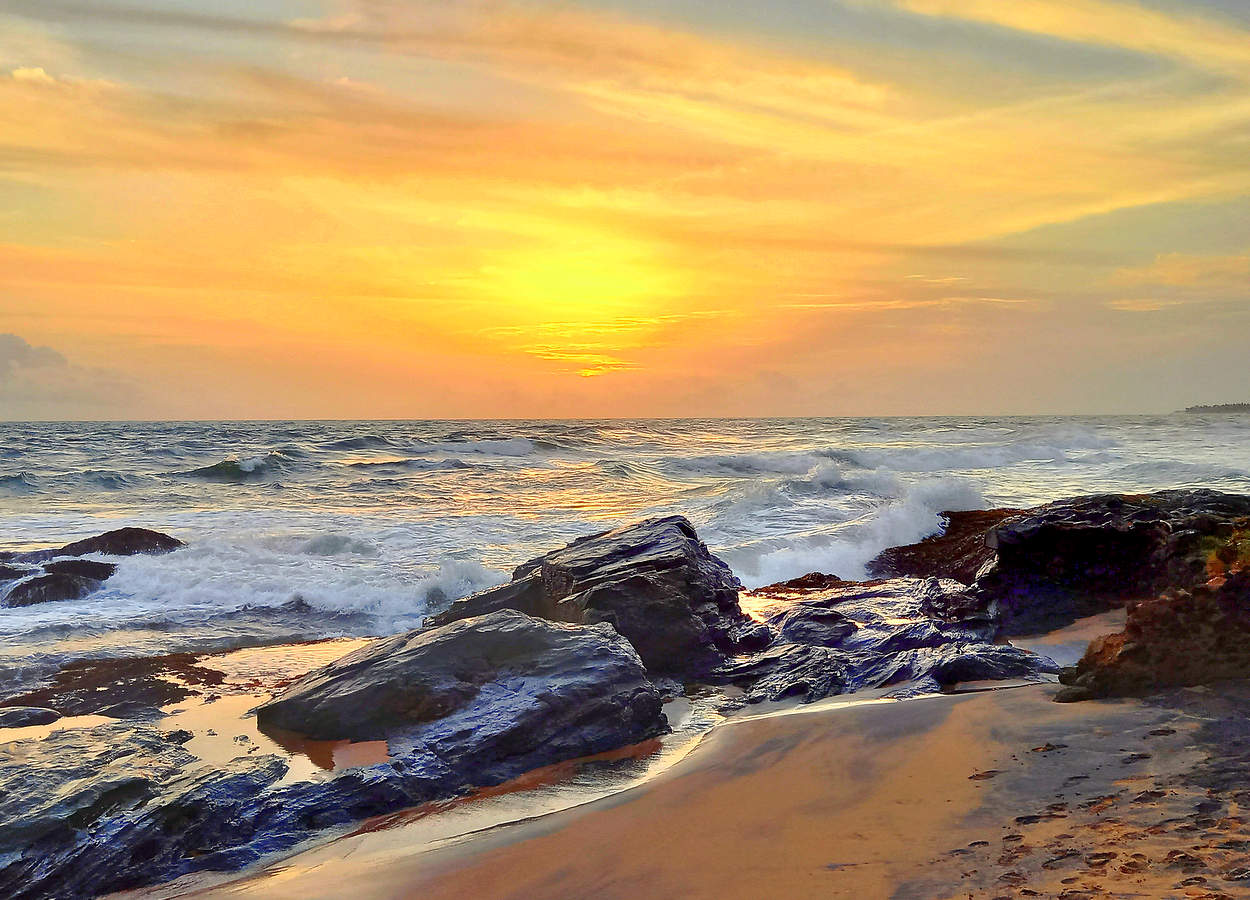 Красивый вечер у моря