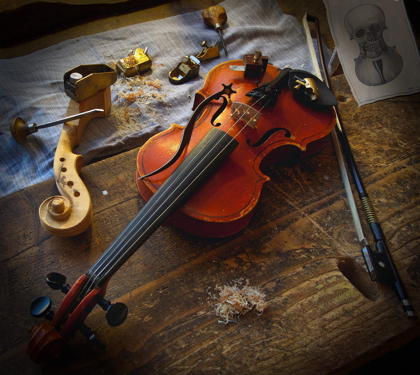 У скрипичного мастера