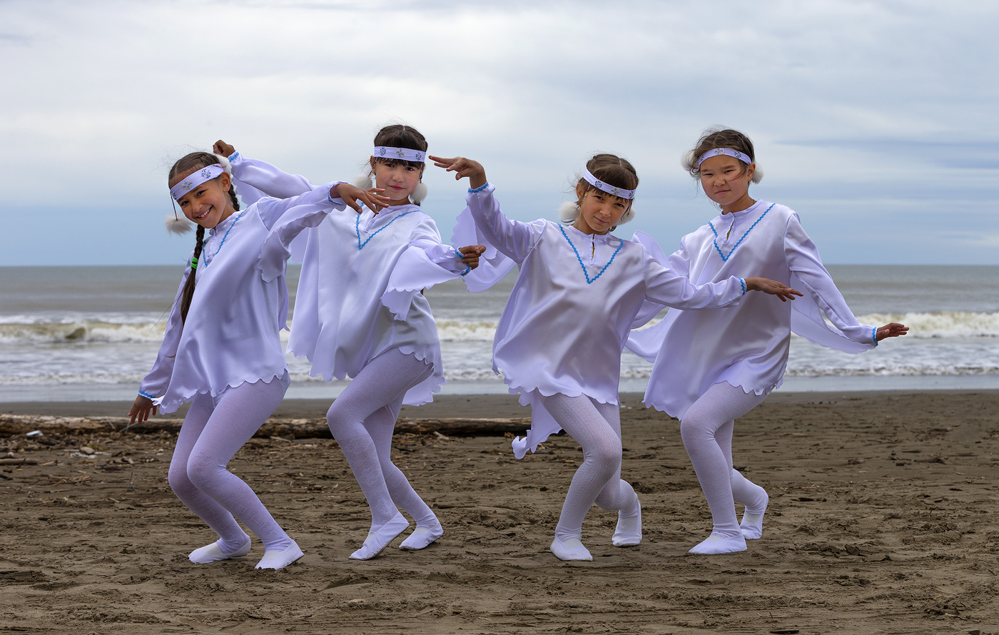 У моря, у синего моря...