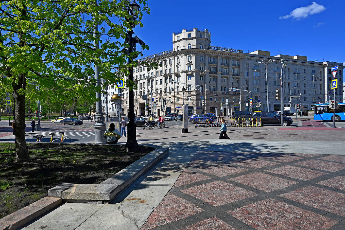 На Никитском бульваре