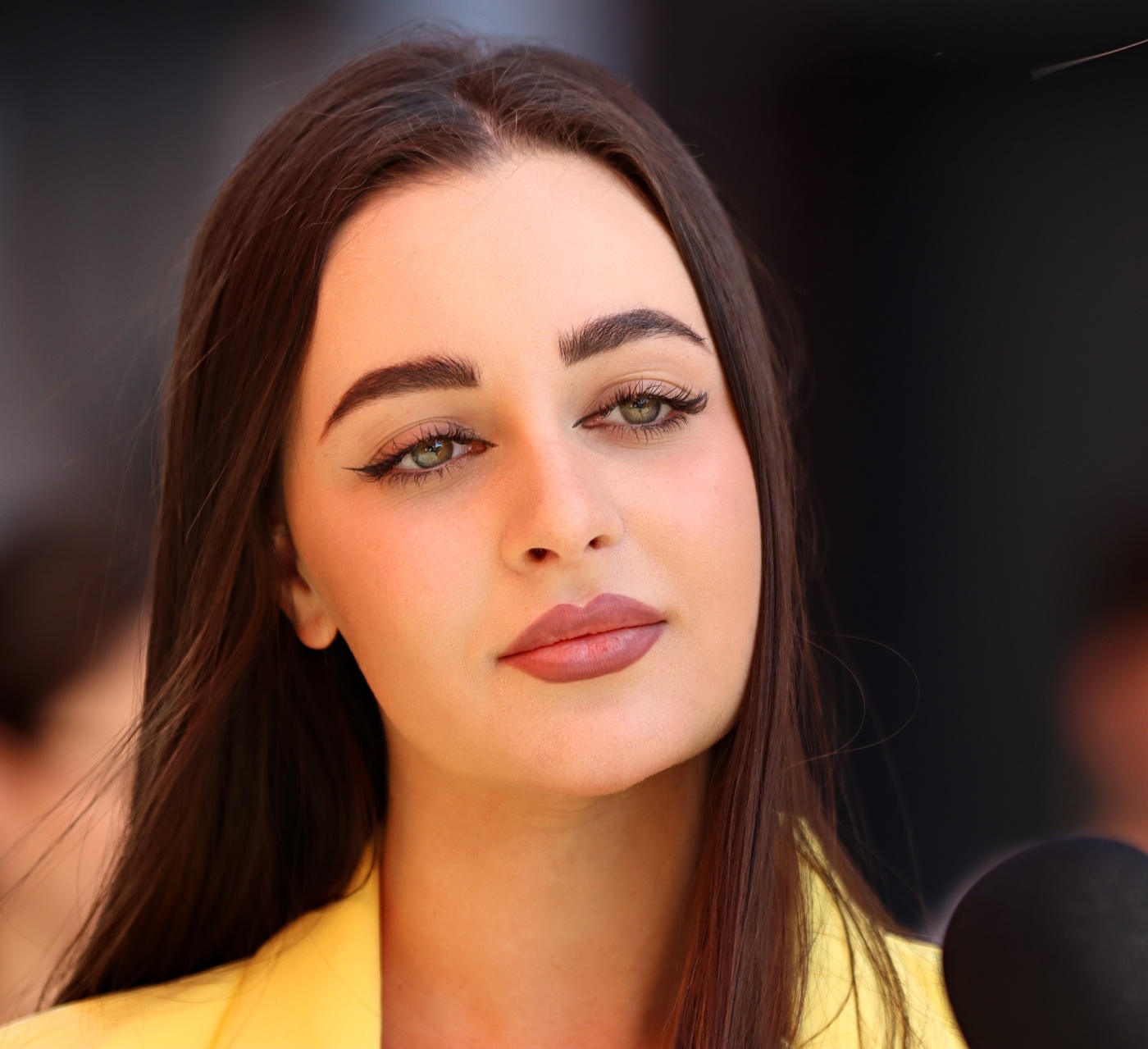 Портрет прохожей