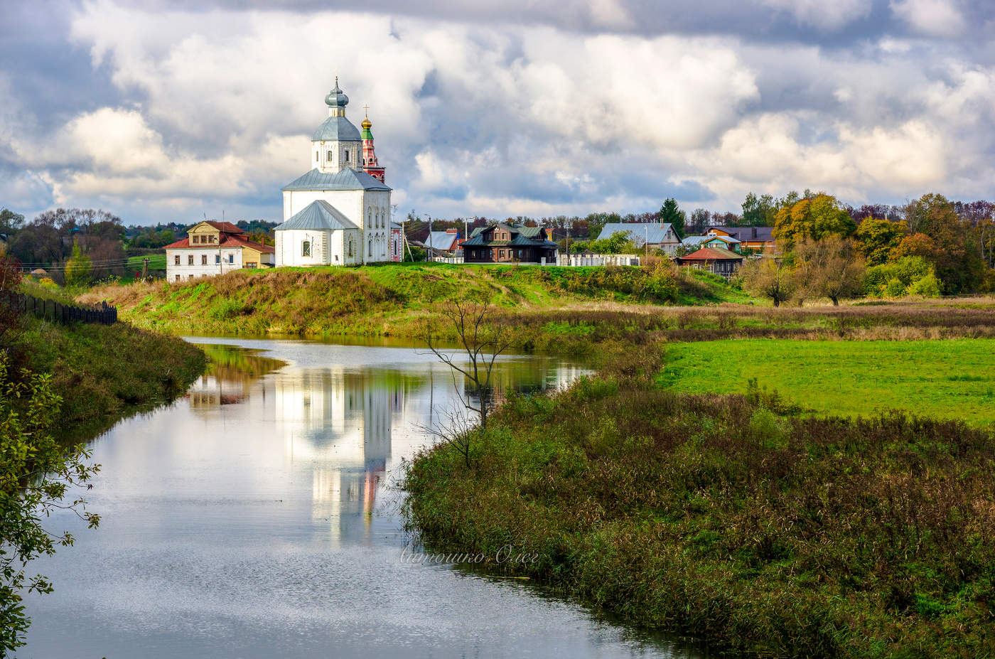 Город Суздаль осенью.