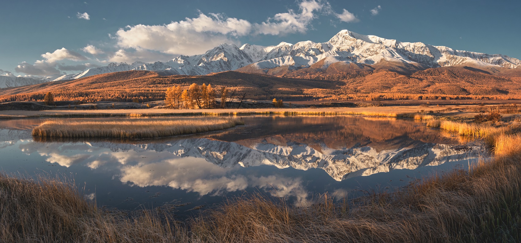 В отражении гор