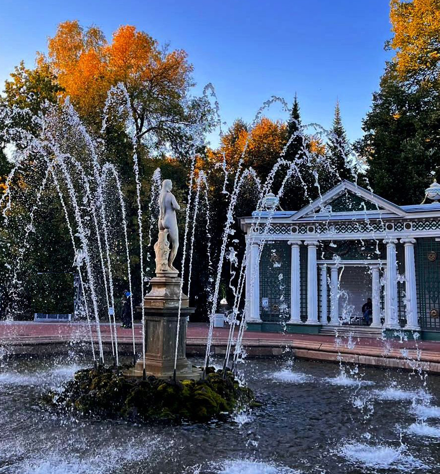 "Ева" осенью