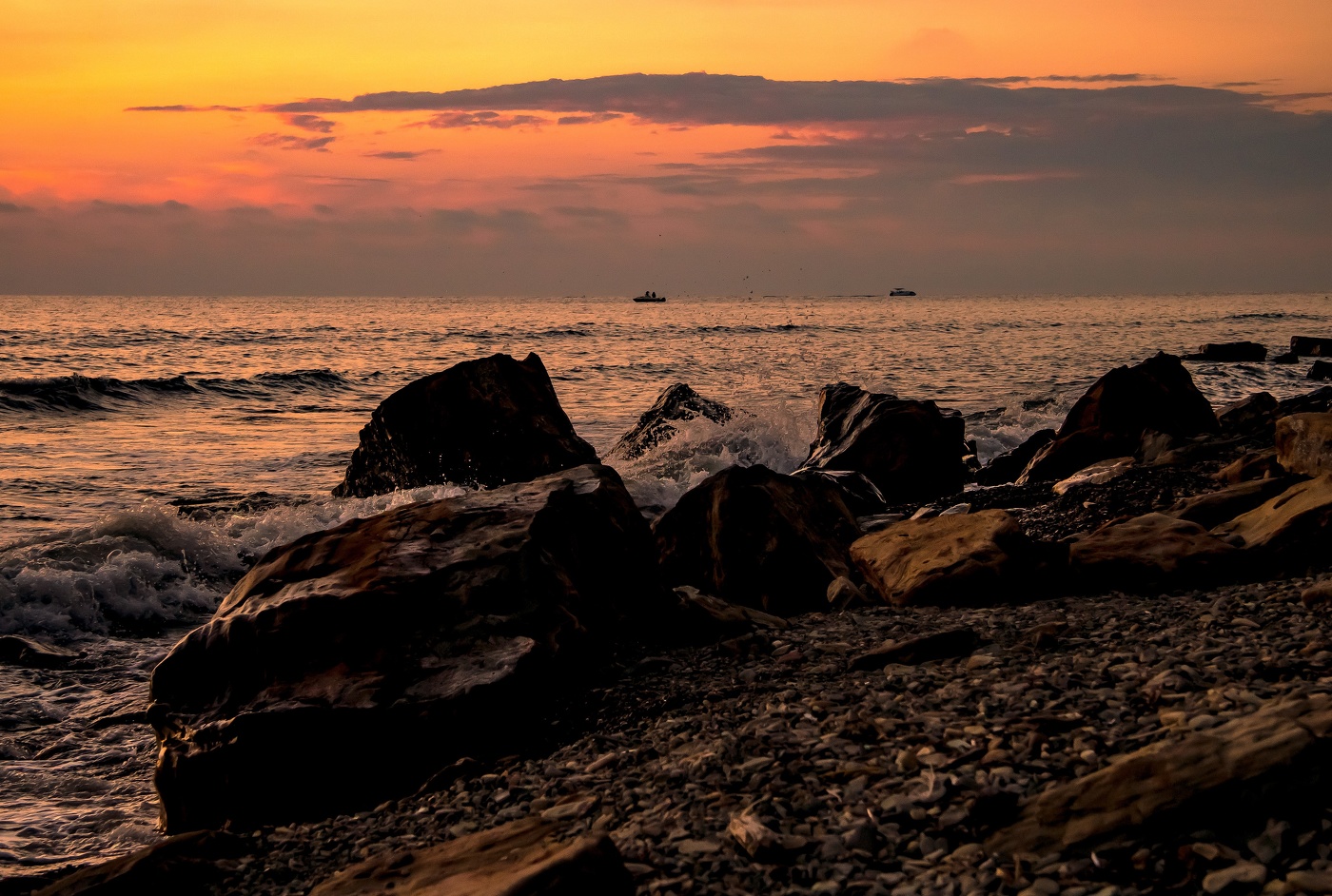 На суше и на море