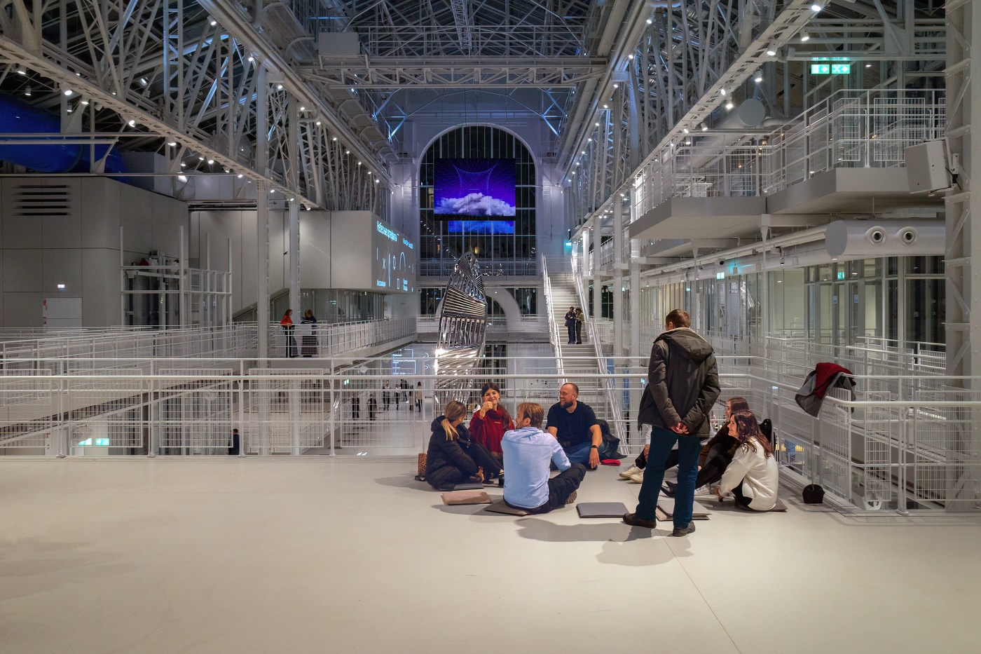 Световые инсталляции в ГЭС-2