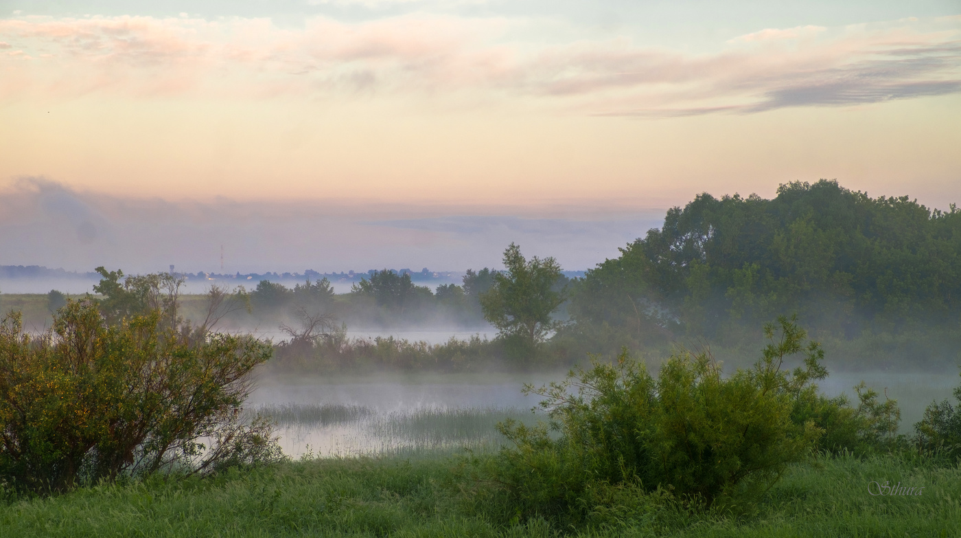 На рассвете.