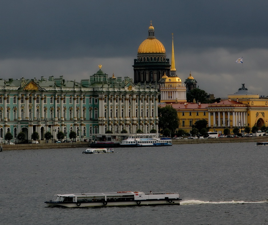 *Золотые купола Питера.**