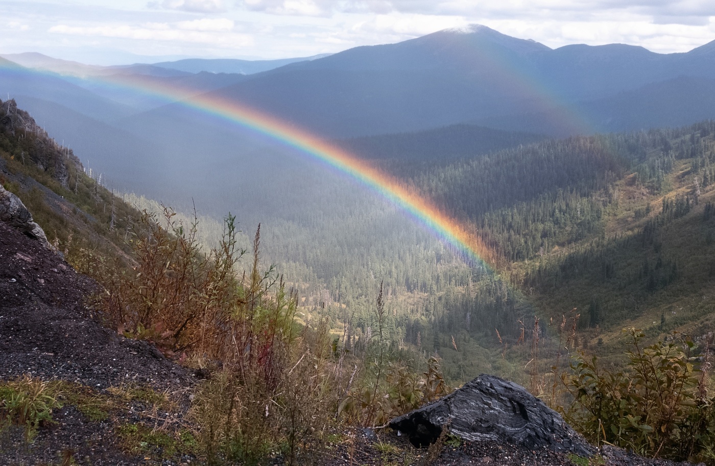 Радуга в горах