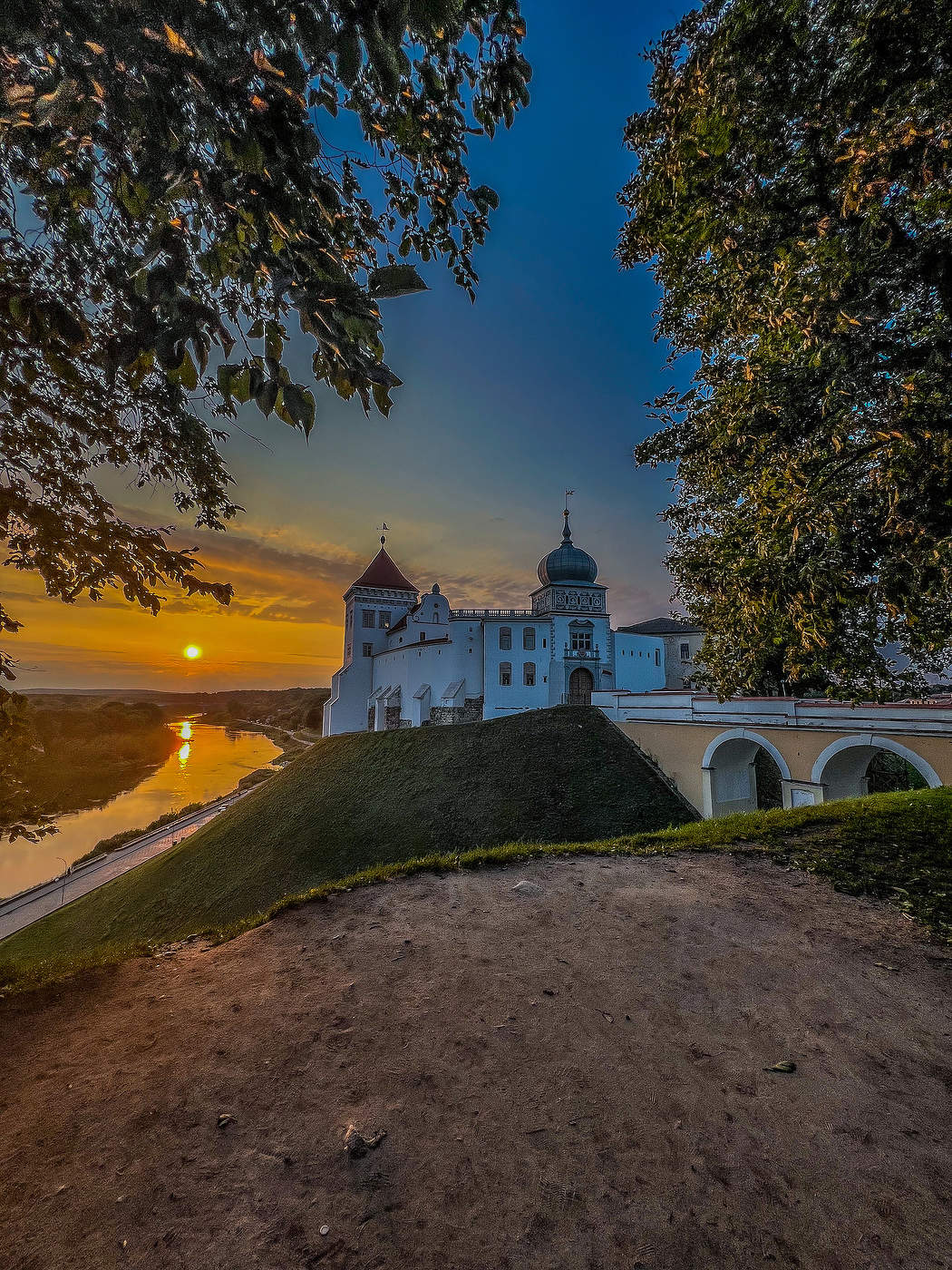 Старый Замок на закате