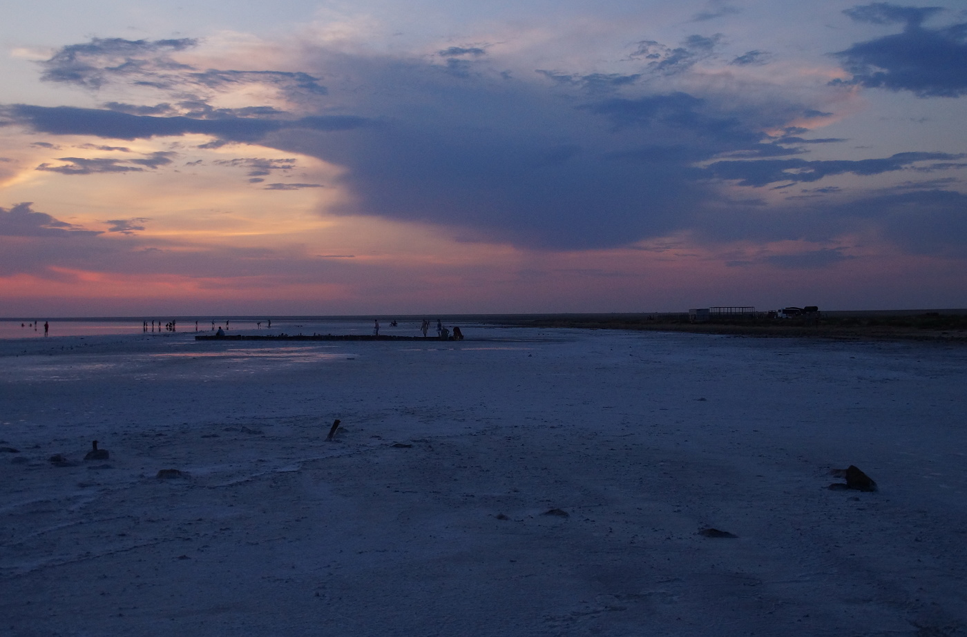 Туча над озером