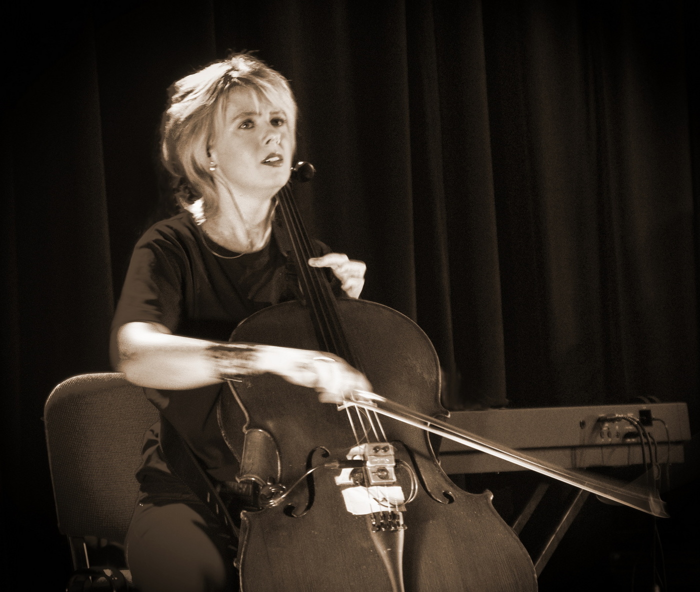 Виолончелистка