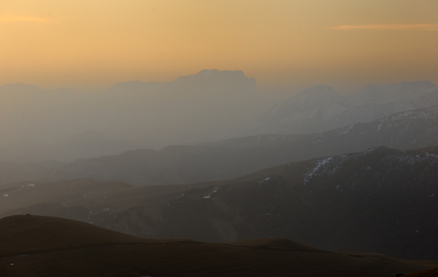 Рассвет в горах