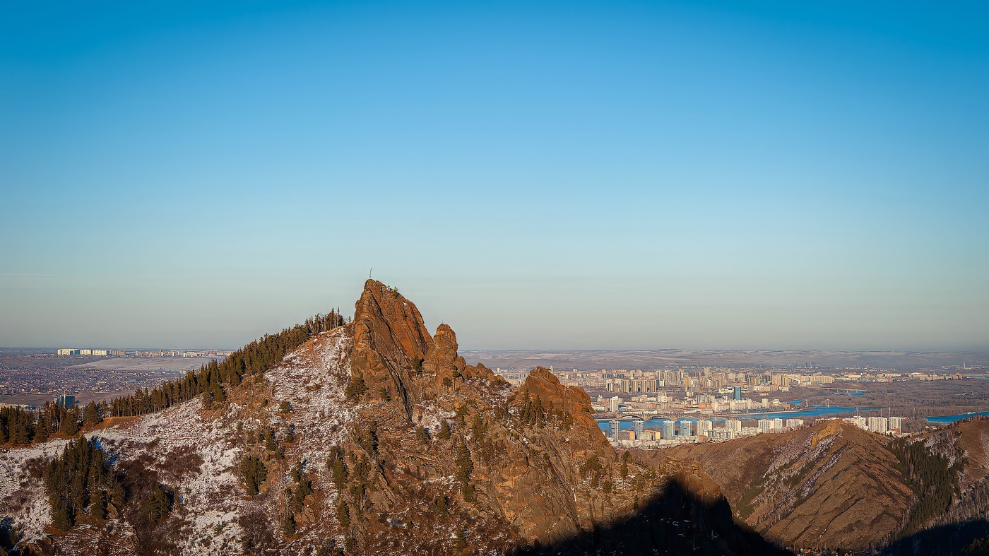 Скала Такмак. Вид на город.
