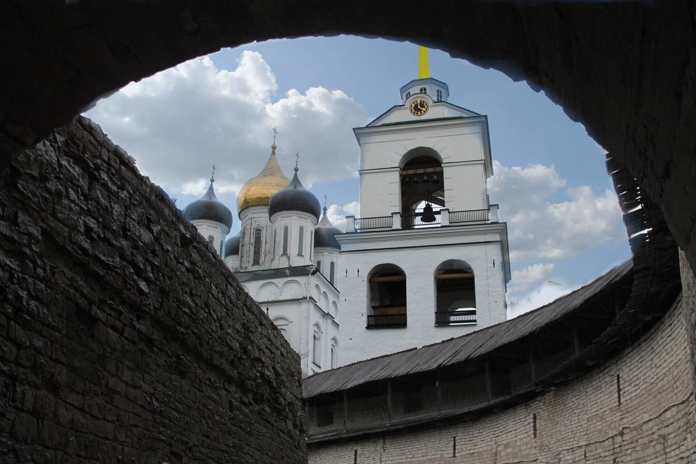 Фрагмент Псковского кремля