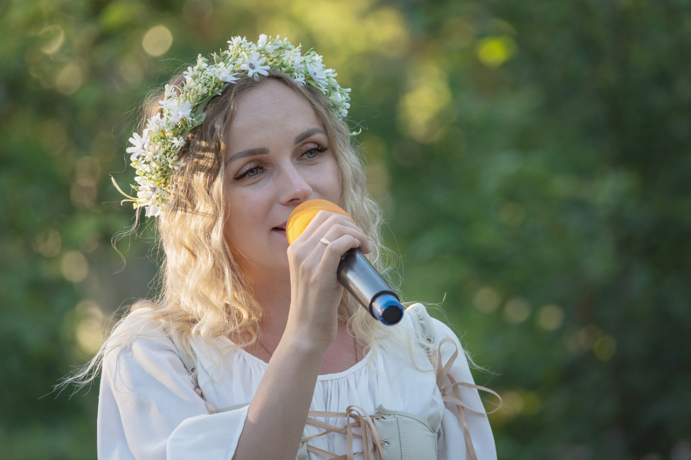 И льётся песня...