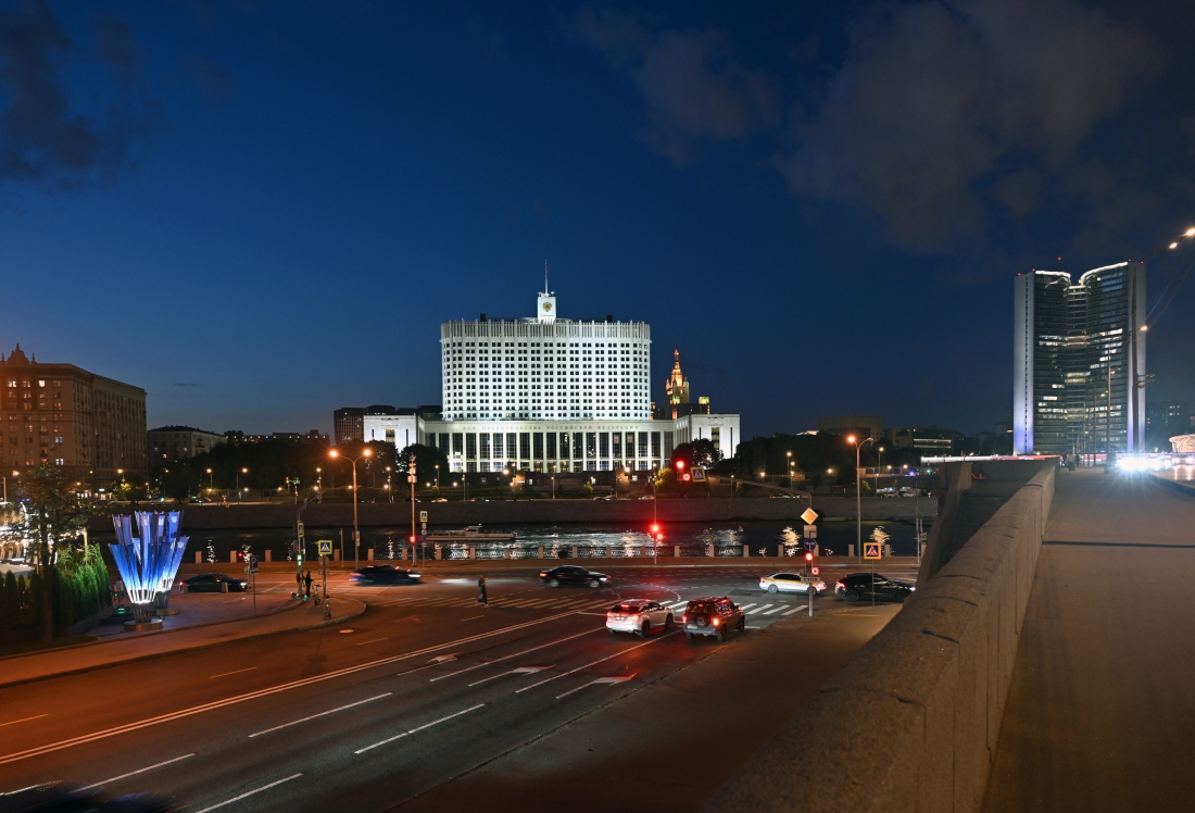 город, вечер