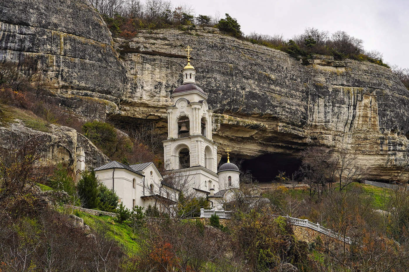 Колокольня Свято-Успенского монастыря