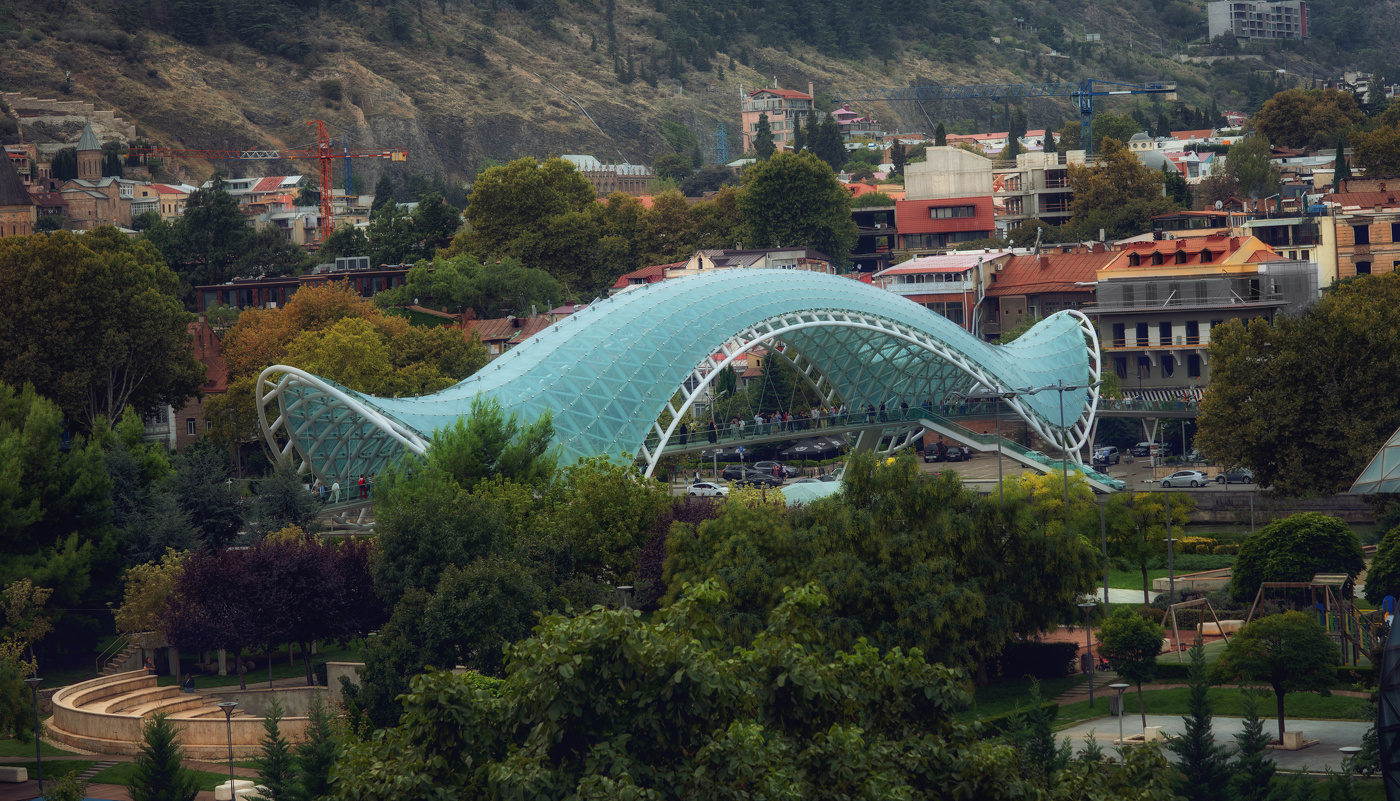 Стеклянный мост