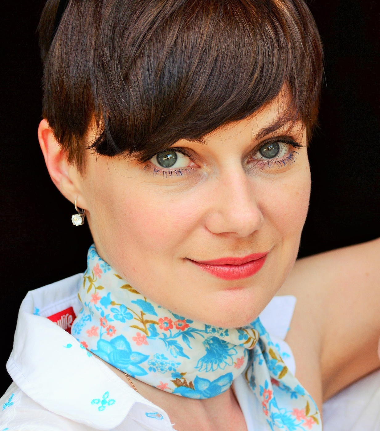 "Женщина с красивыми глазами ..."