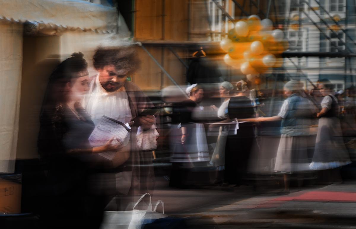 За кулисами