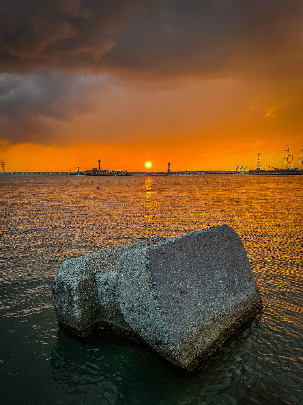 Каменный блок