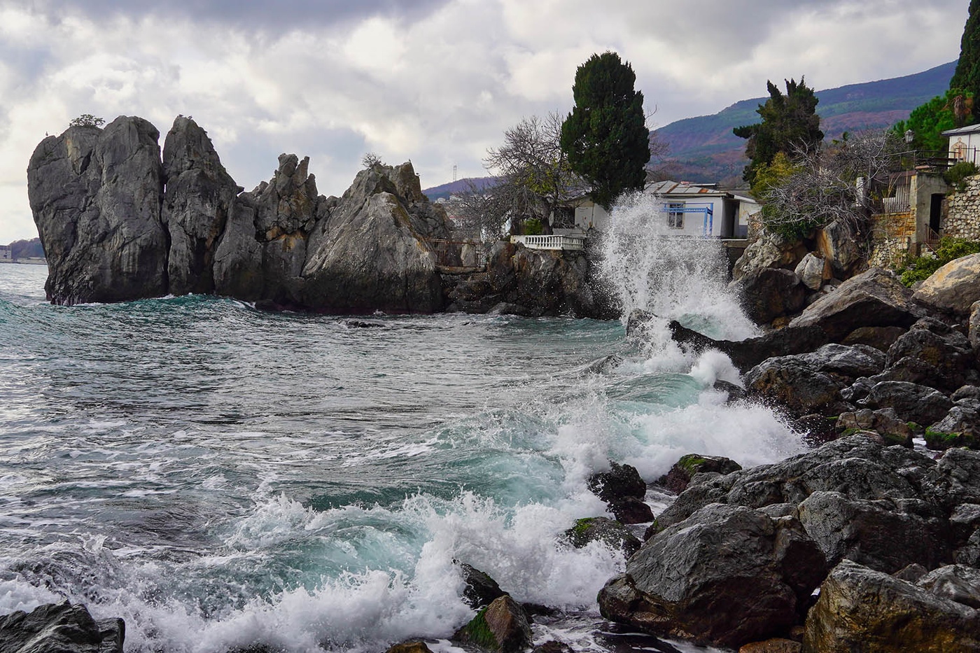 У дачи Чехова